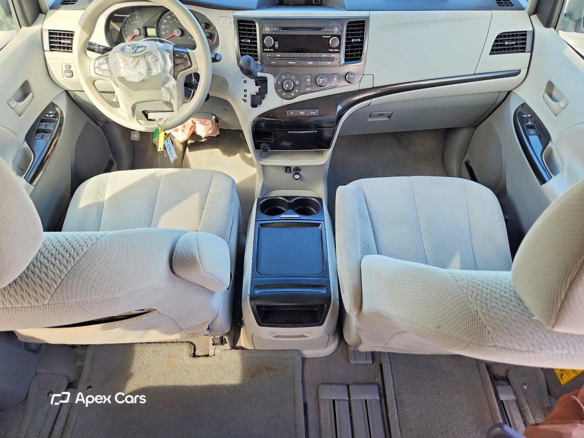 Toyota Sienna 2011