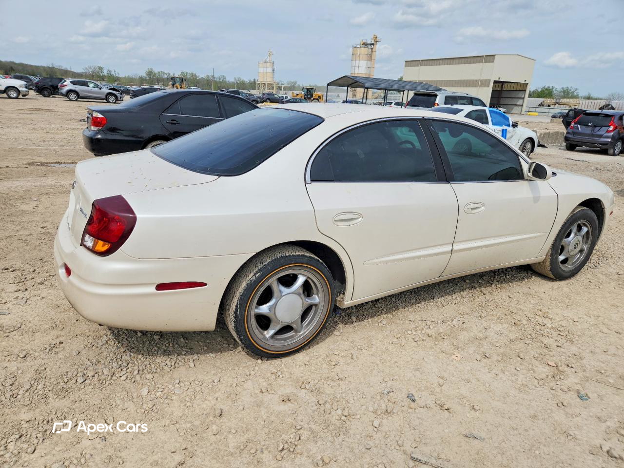 Oldsmobile Aurora 2003