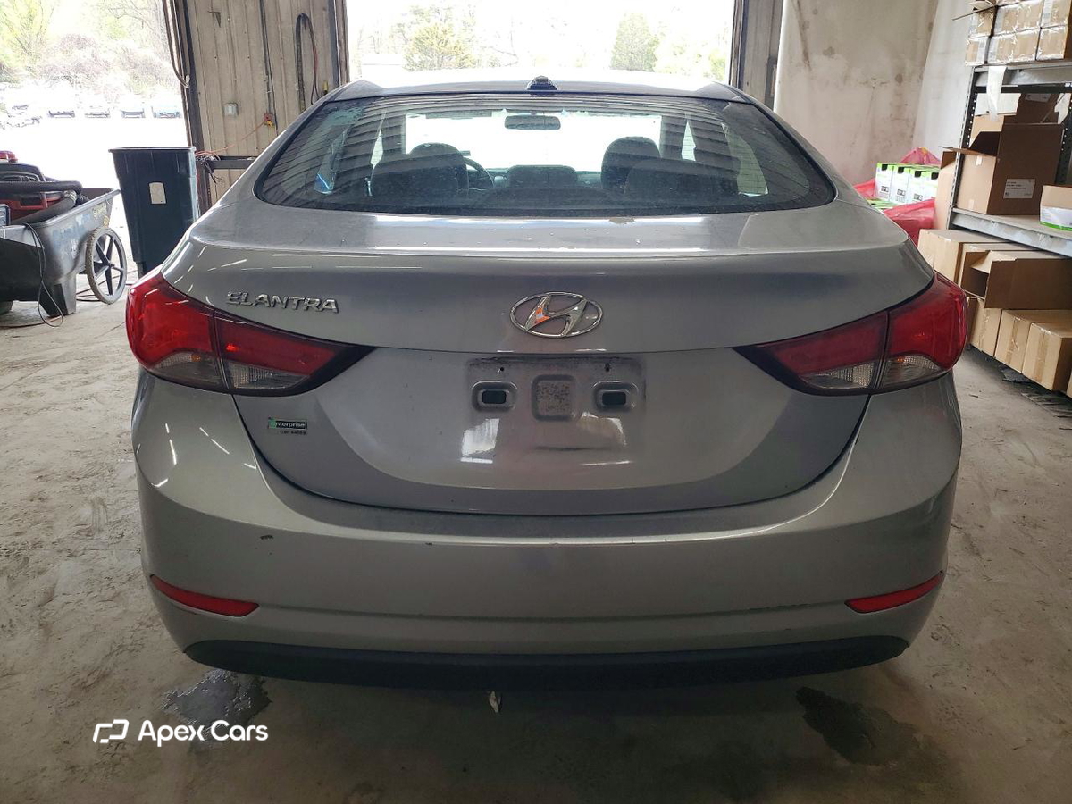 Hyundai Elantra 2016