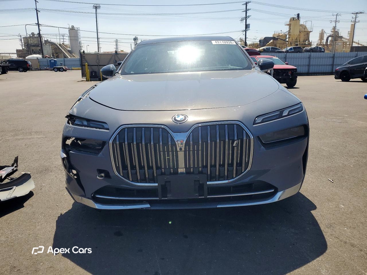 BMW i7 2024