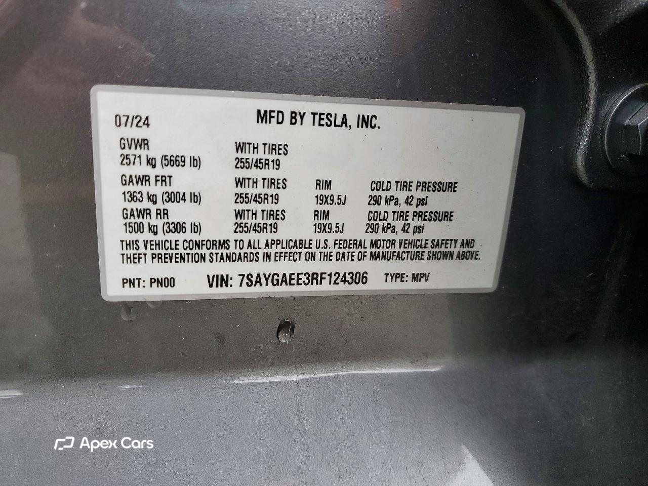 Tesla Model Y 2024