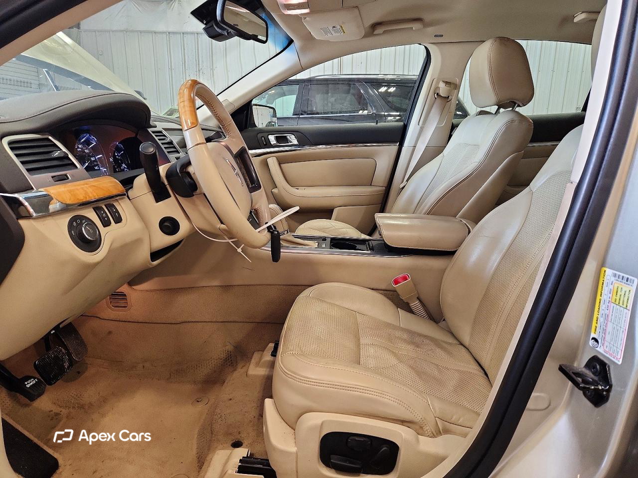 Lincoln MKS 2011