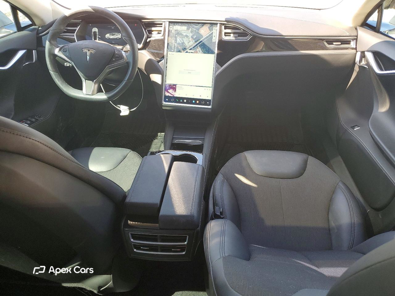Tesla Model S 2015