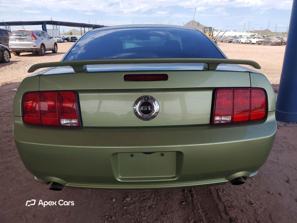 Ford Mustang 2005