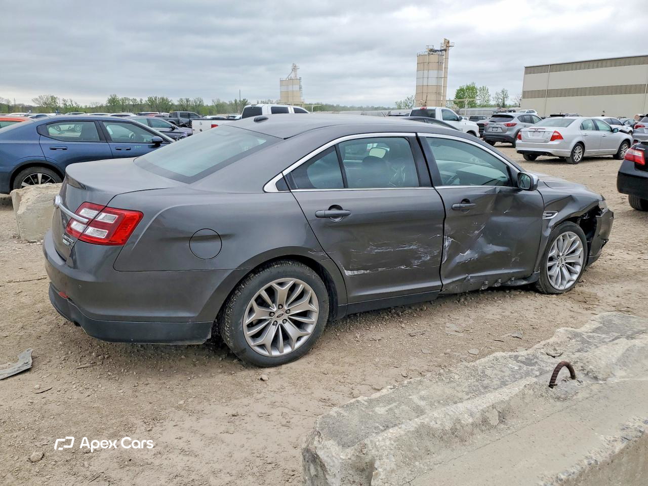 Ford Taurus 2015