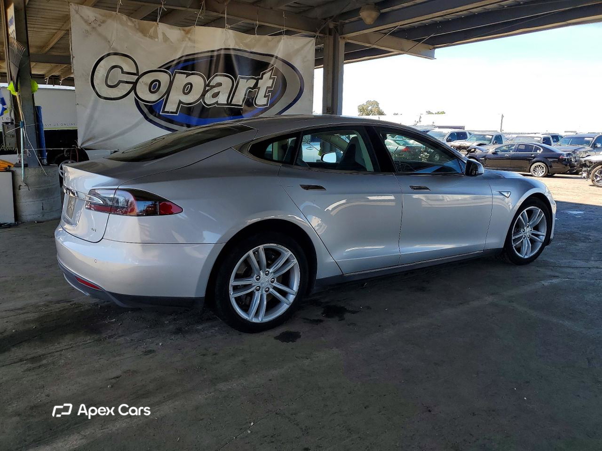 Tesla Model S 2013
