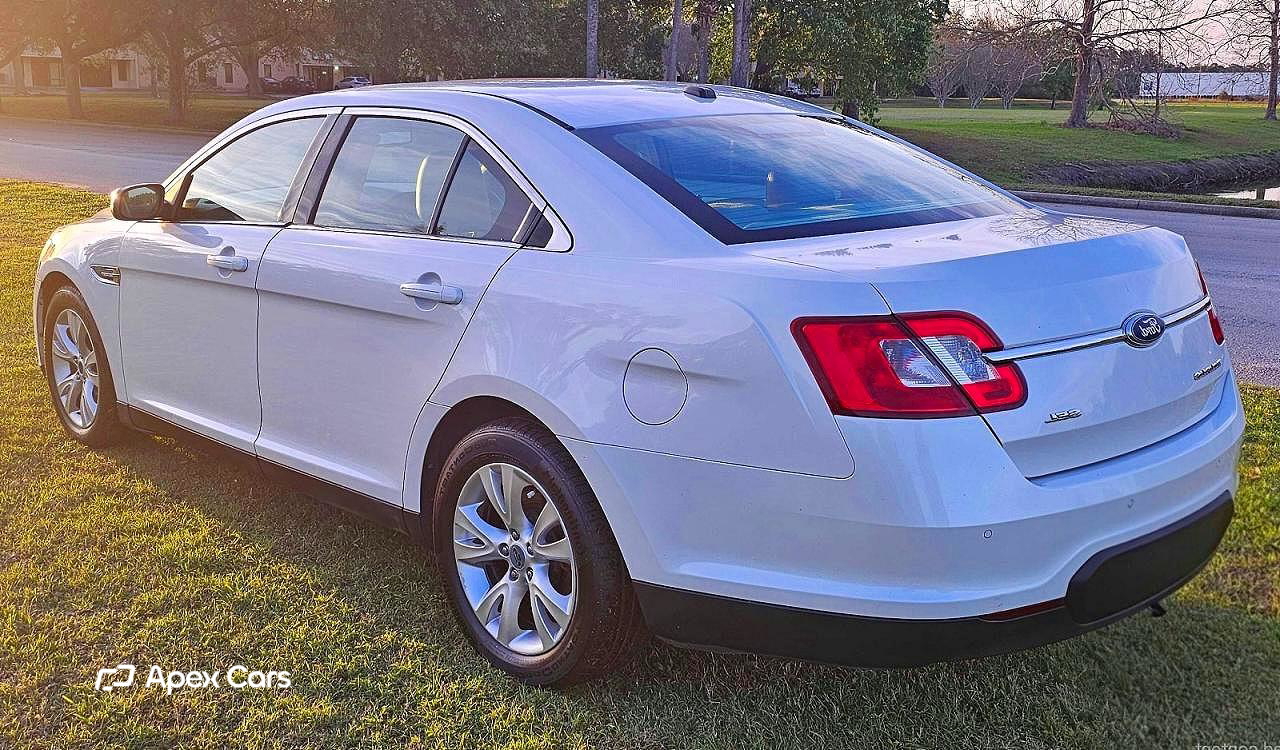 Ford Taurus 2011