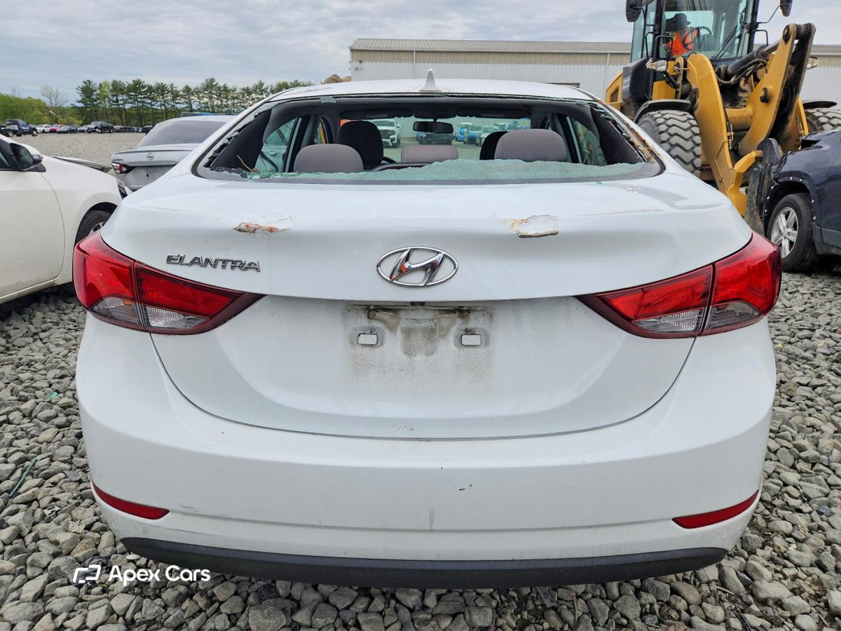 Hyundai Elantra 2015