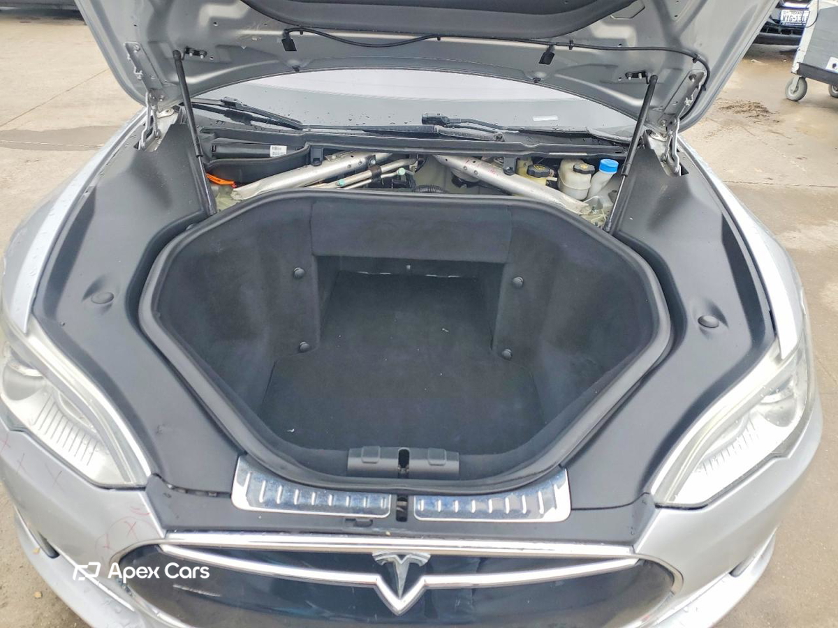 Tesla Model S 2013