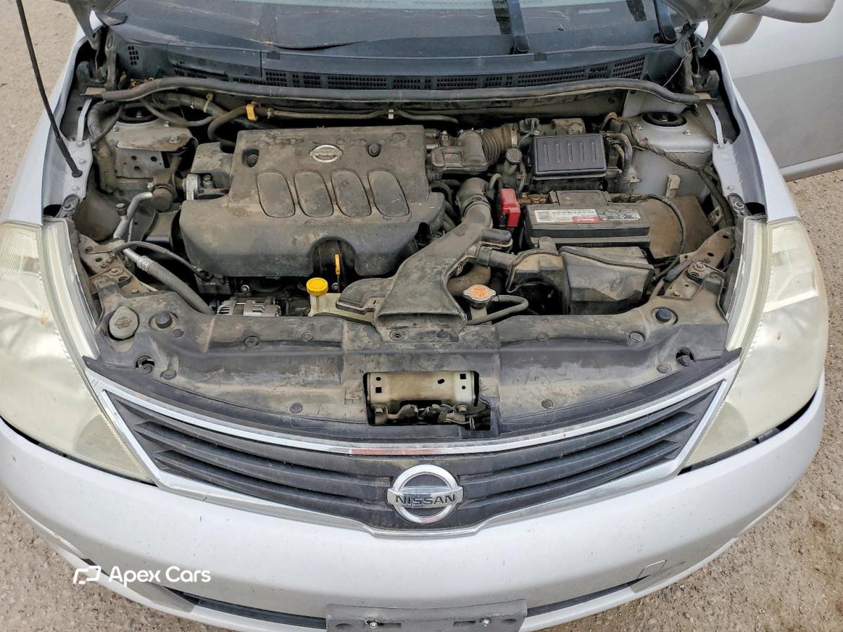 Nissan Versa 2011
