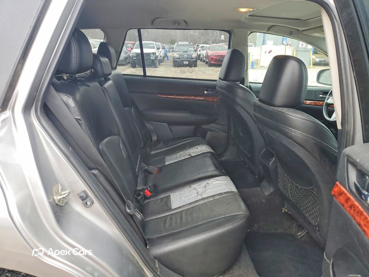 Subaru Outback 2011