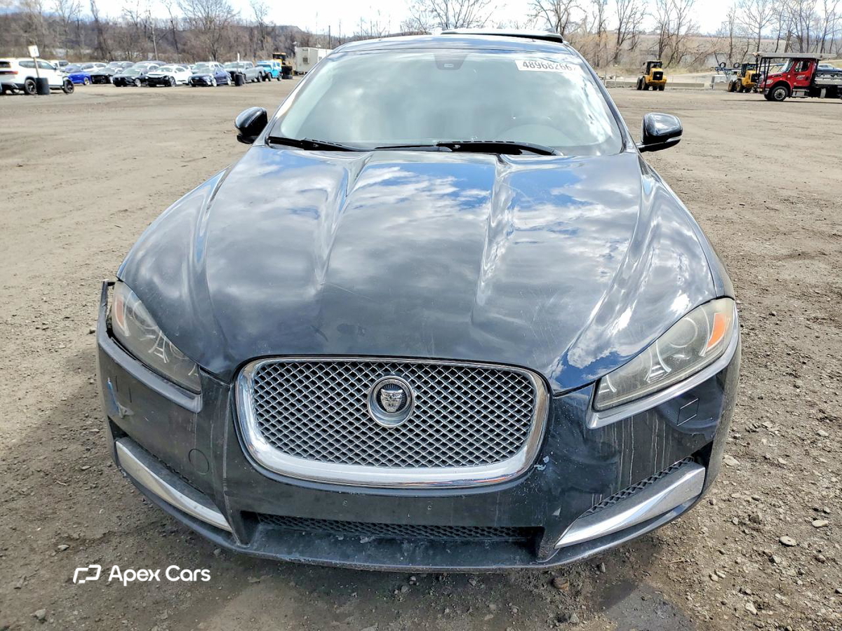 Jaguar XF 2012