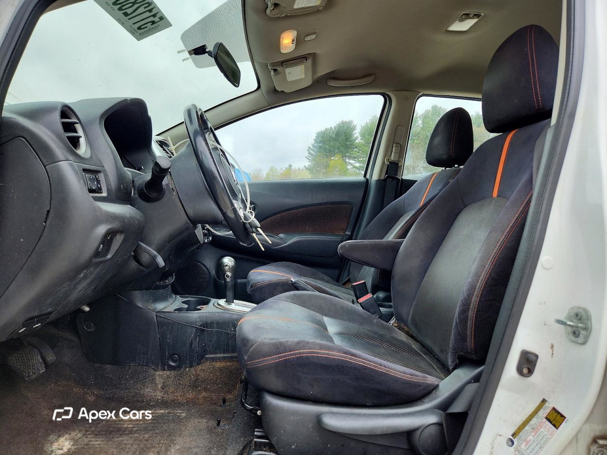 Nissan Versa 2015