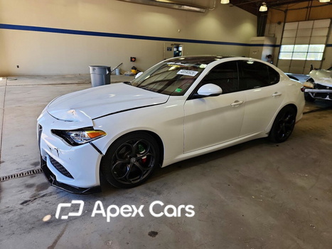Alfa Romeo Giulia 2017 - Image 1 of 12