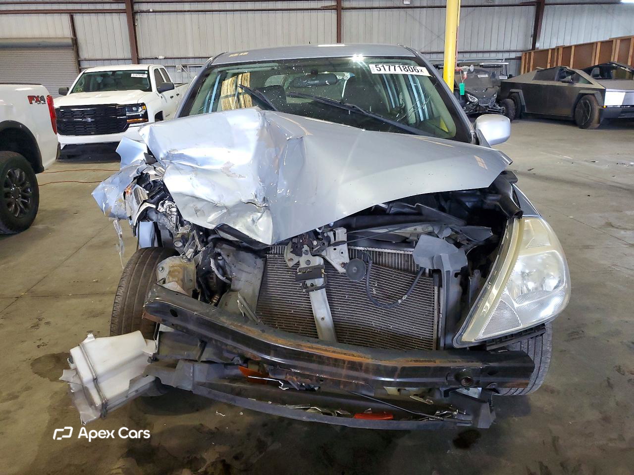 Nissan Versa 2011