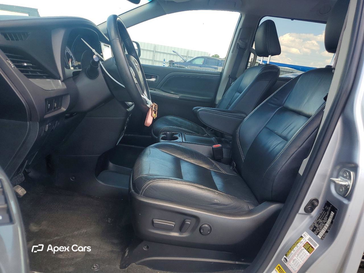 Toyota Sienna 2015