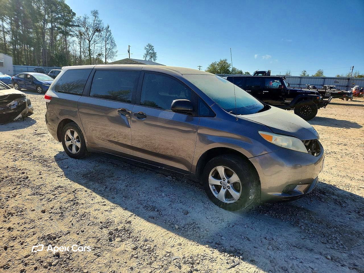 Toyota Sienna 2011