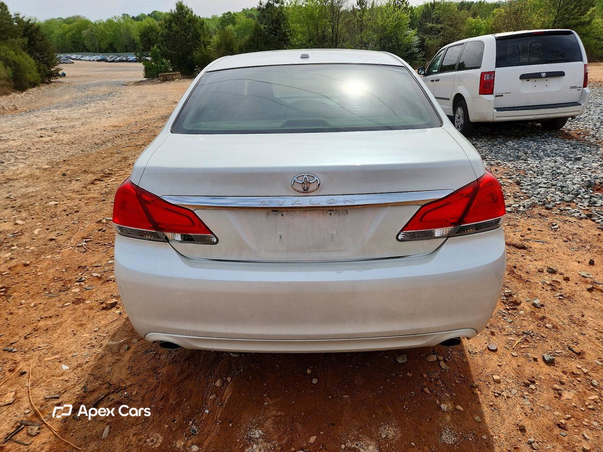 Toyota Avalon 2011
