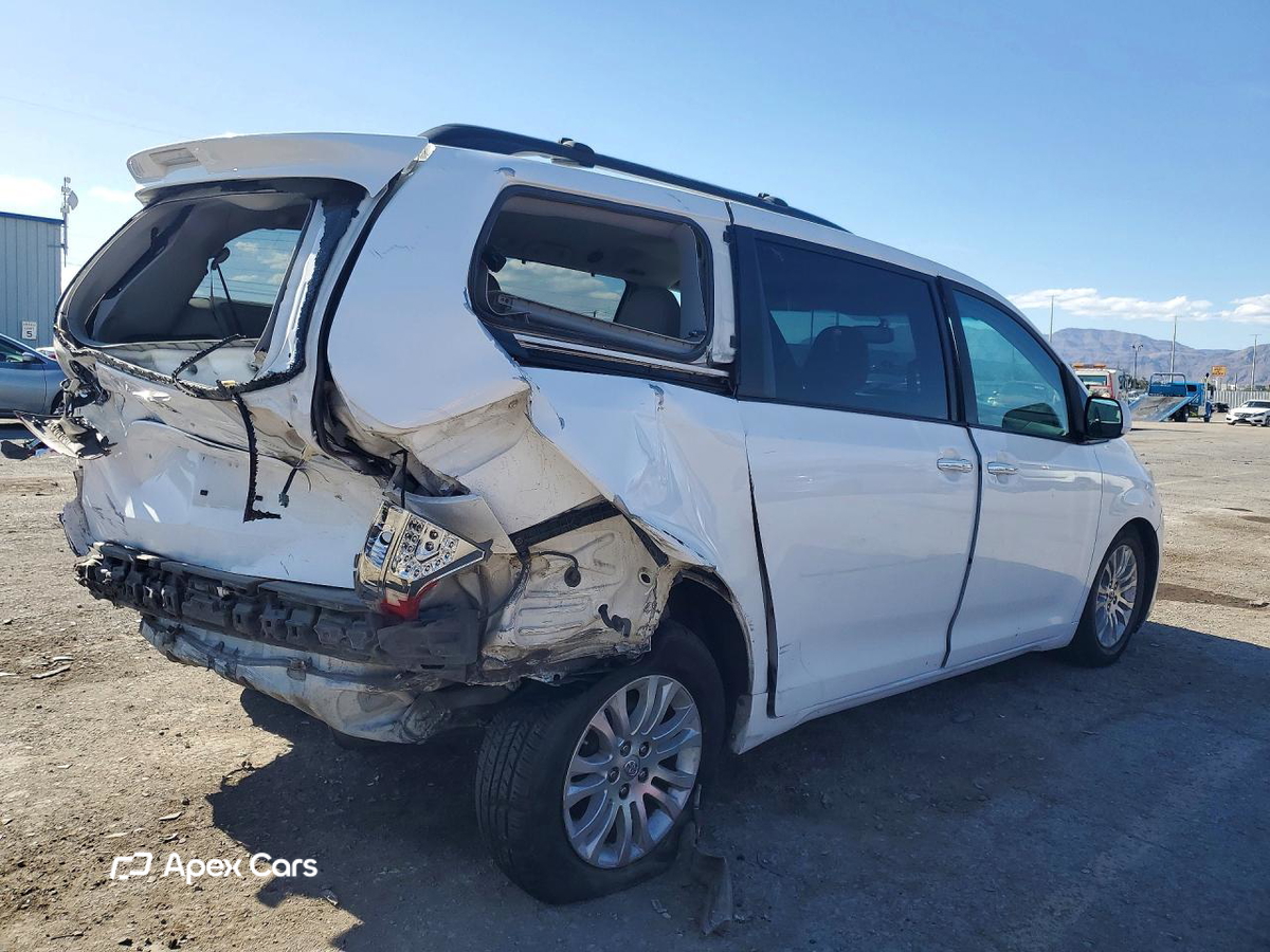 Toyota Sienna 2011