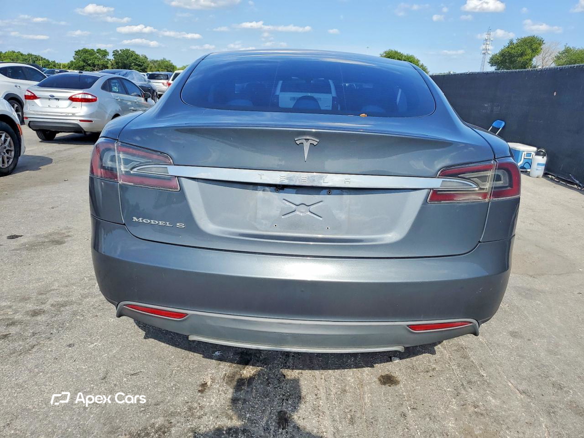 Tesla Model S 2012