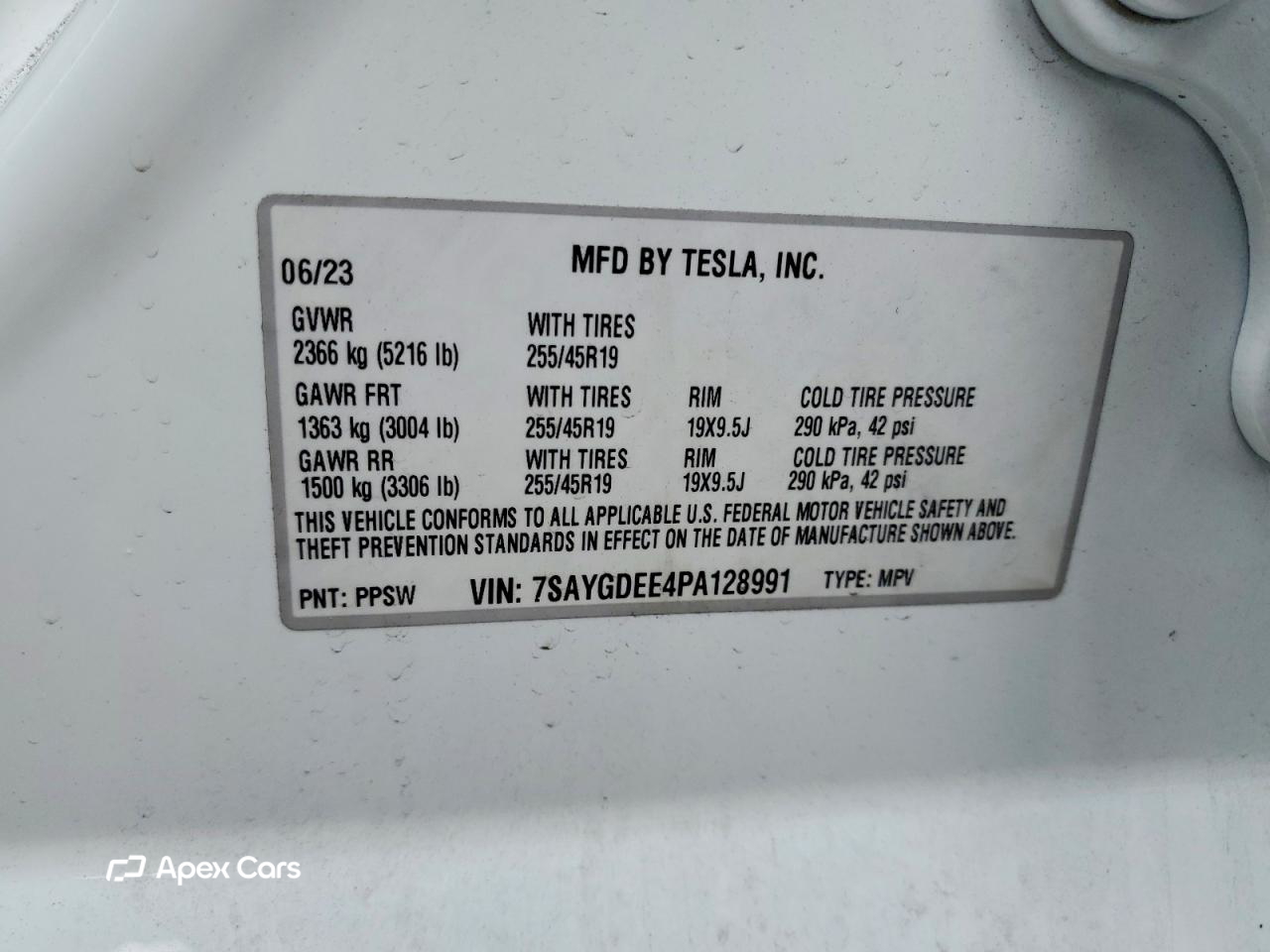 Tesla Model Y 2023