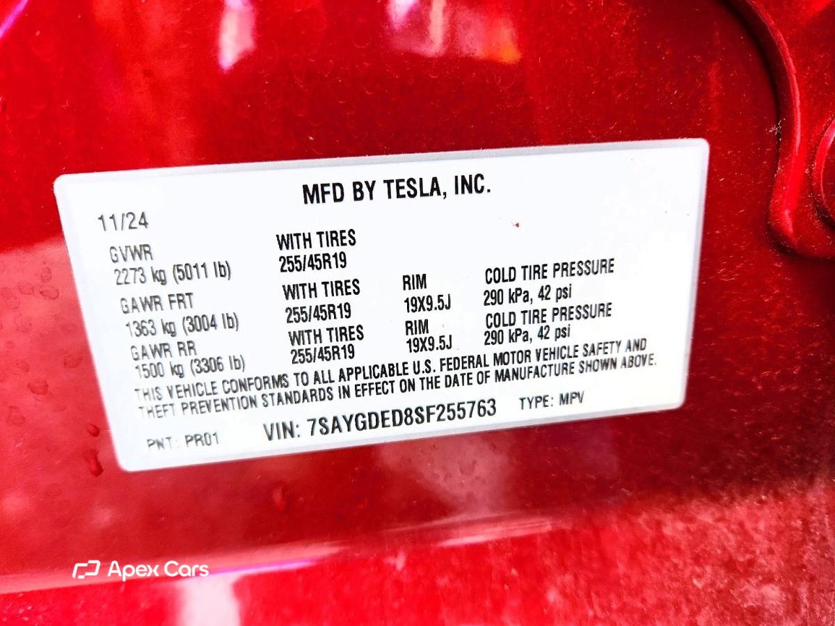 Tesla Model Y 2025