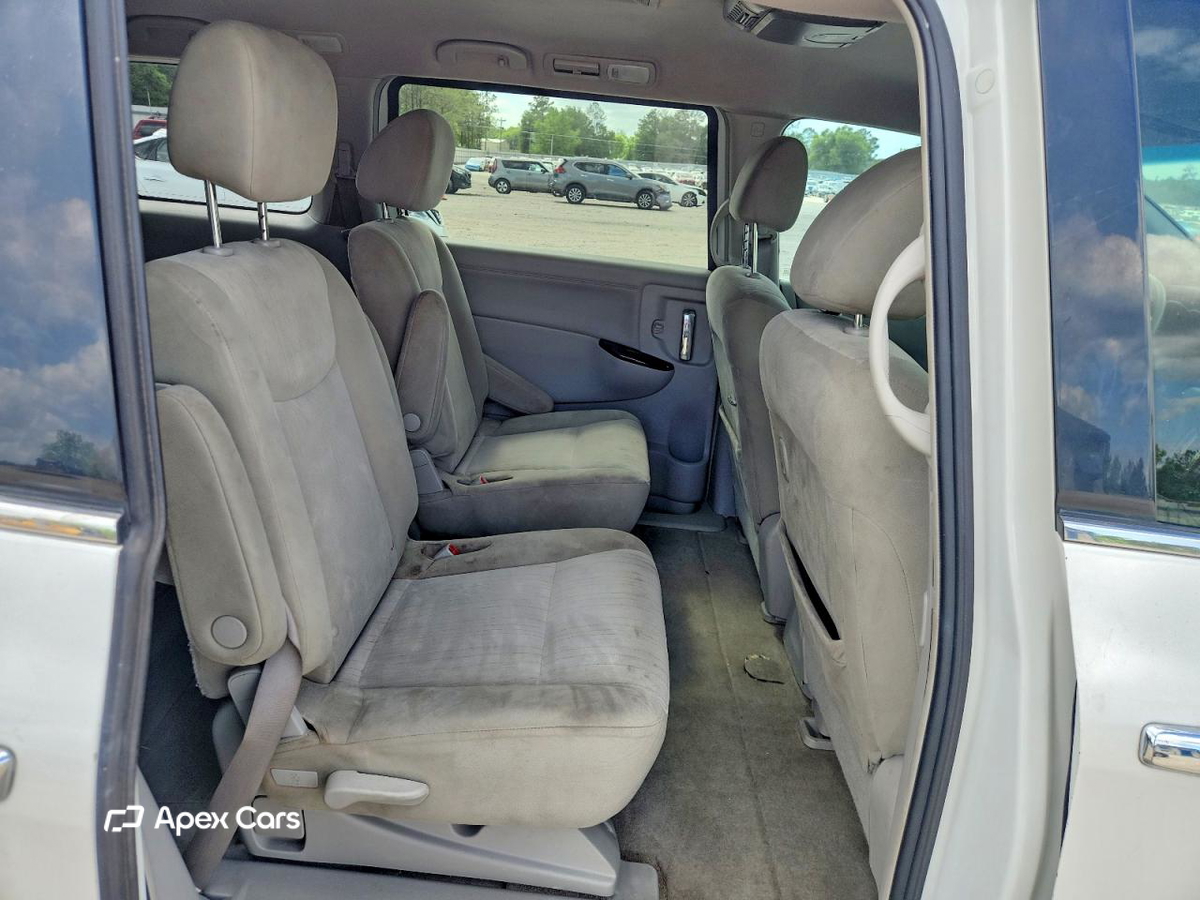 Nissan Quest 2012
