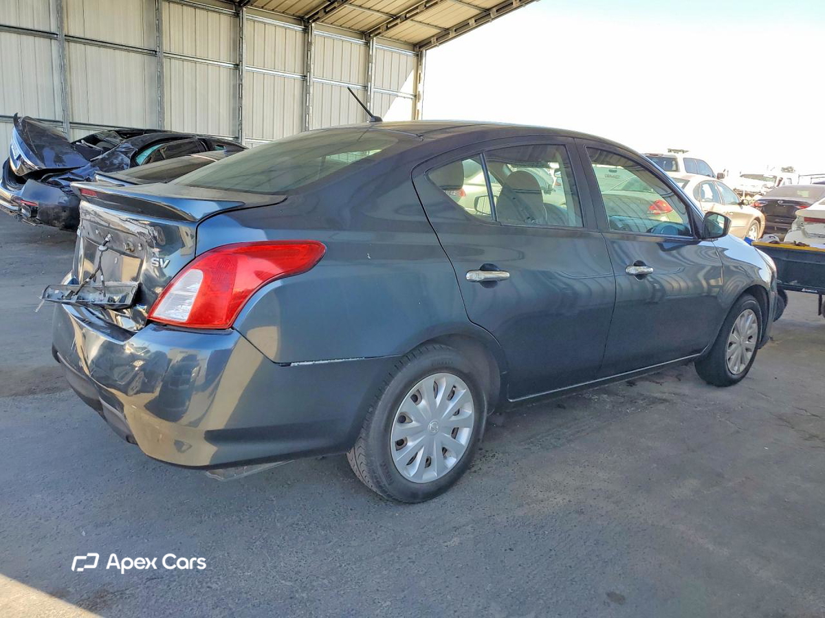 Nissan Versa 2016