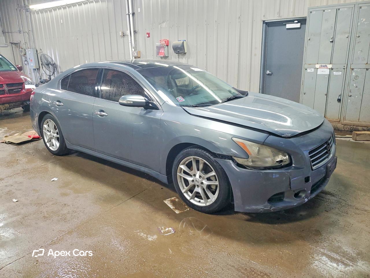 Nissan Maxima 2011
