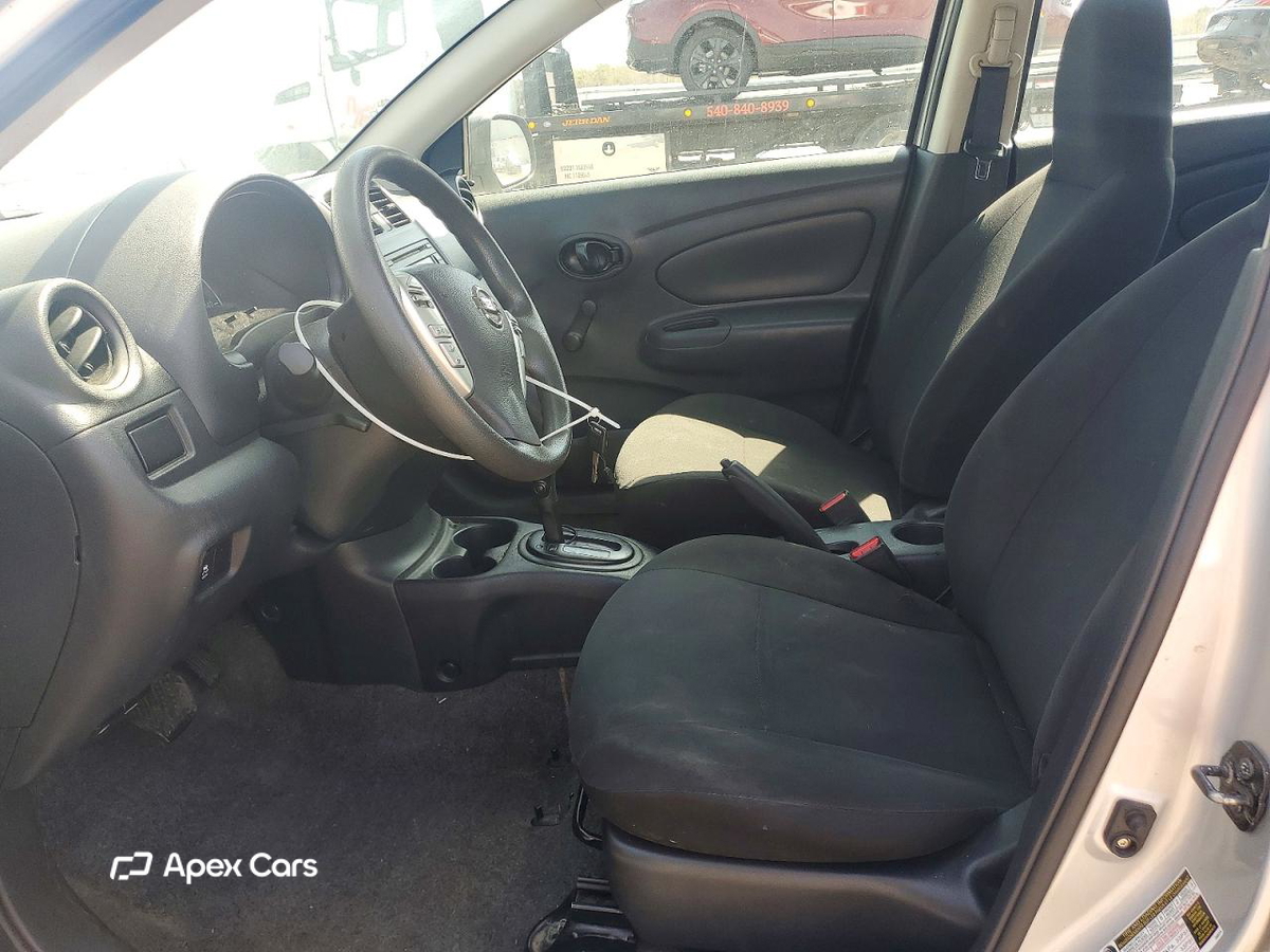 Nissan Versa 2015