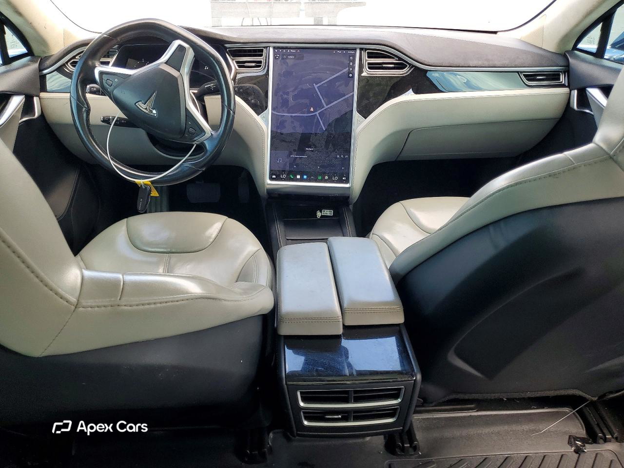 Tesla Model S 2015
