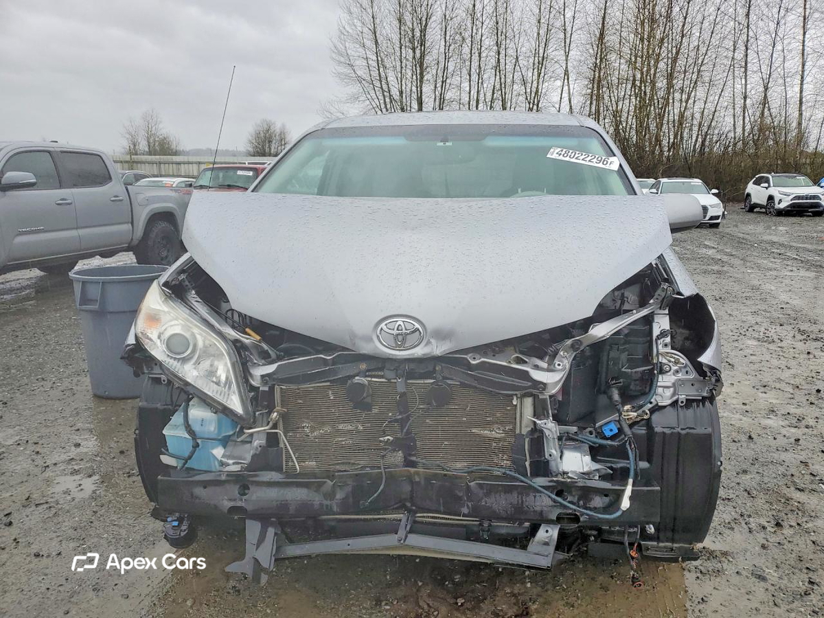 Toyota Sienna 2012