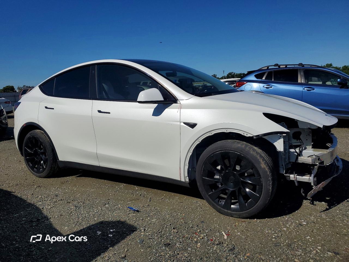 Tesla Model Y 2022