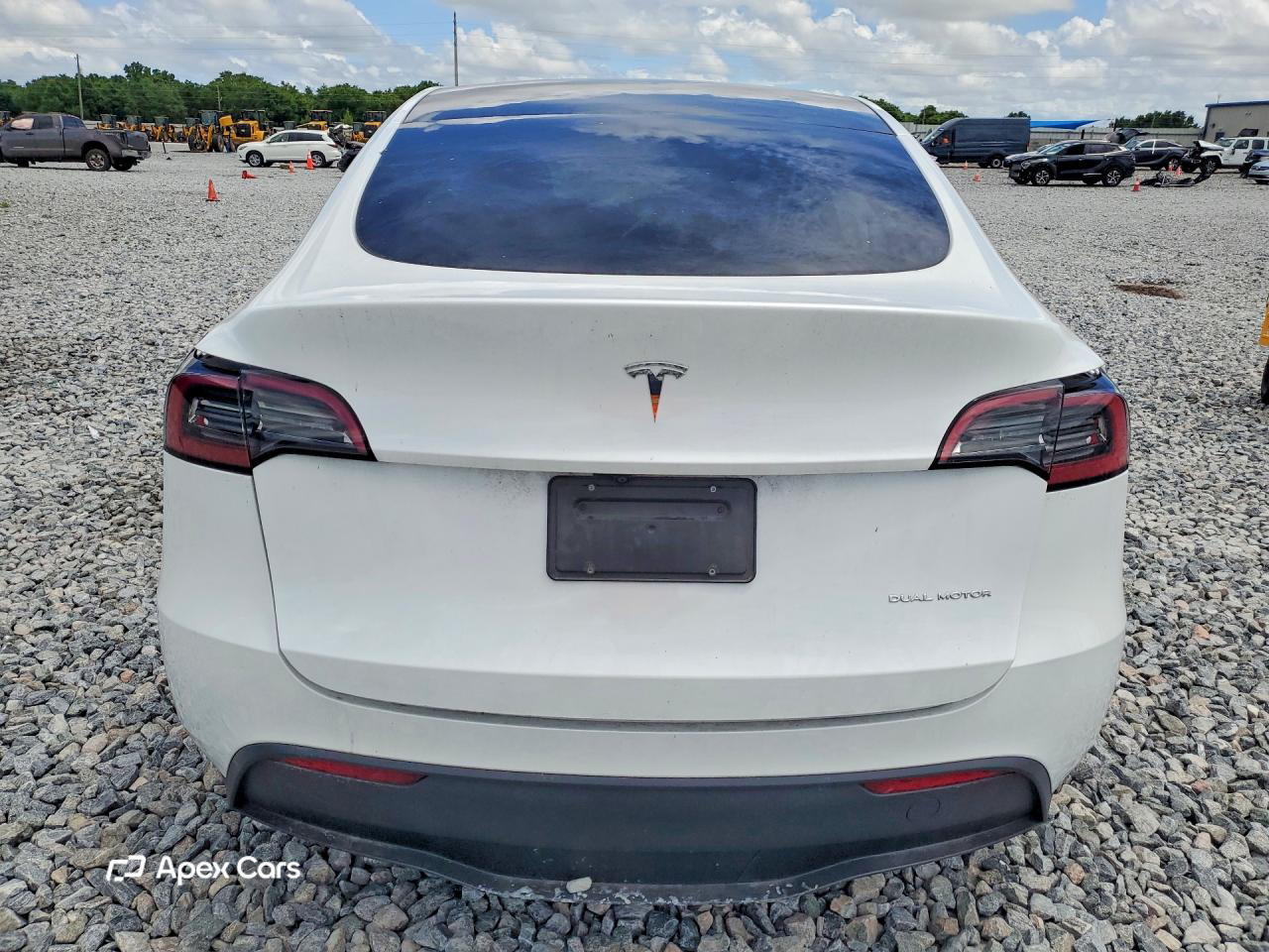 Tesla Model Y 2025