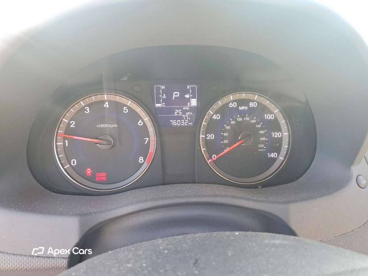 Hyundai Accent 2015