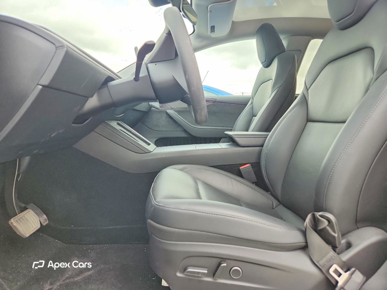Tesla Model Y 2026