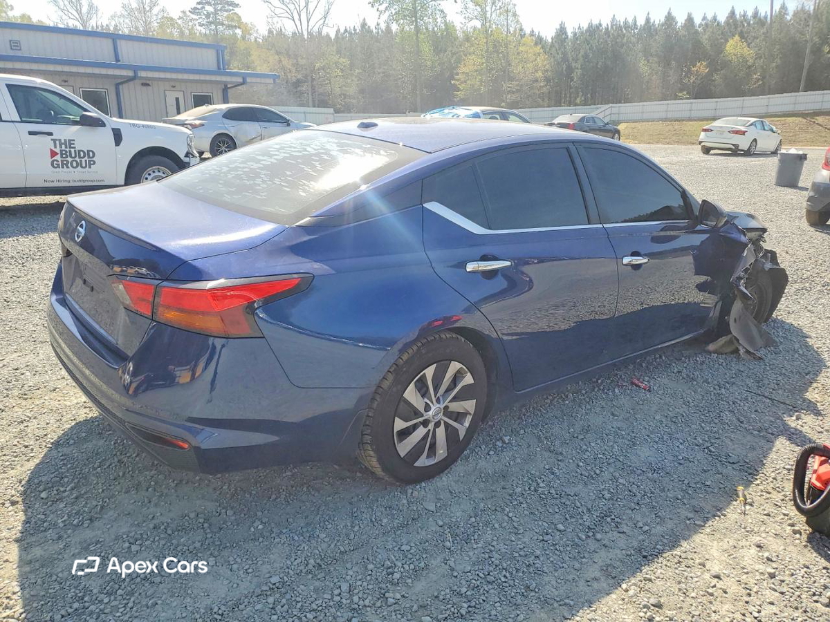 Nissan Altima 2020