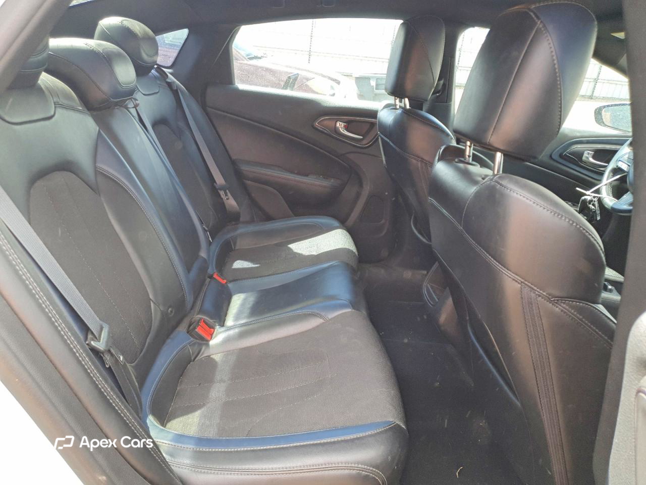 Chrysler 200 2015
