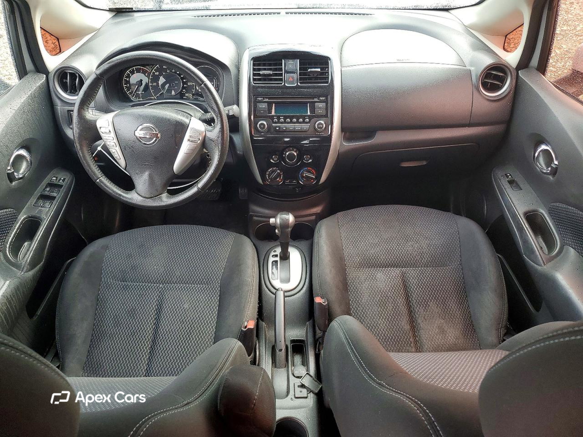 Nissan Versa 2015