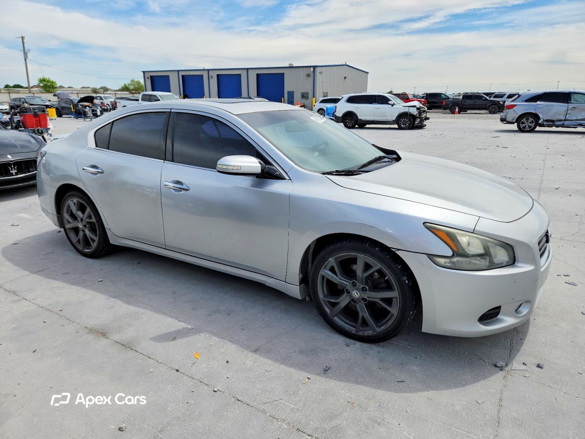 Nissan Maxima 2014