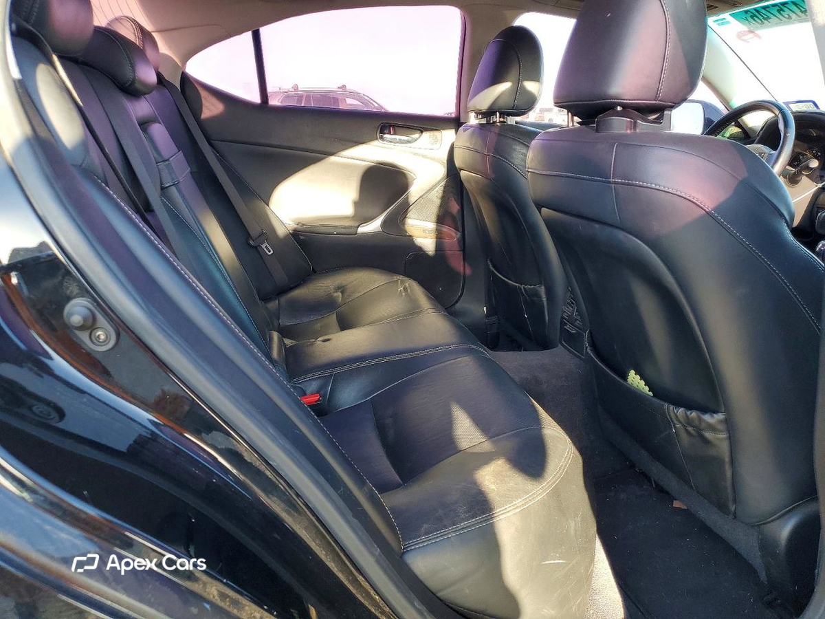 Lexus IS 2010