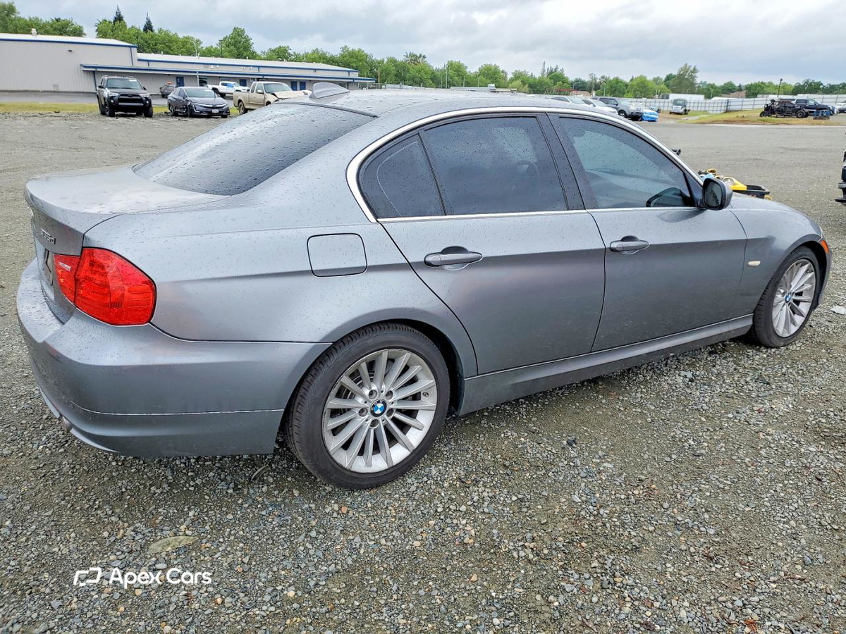 BMW Series 3 2011