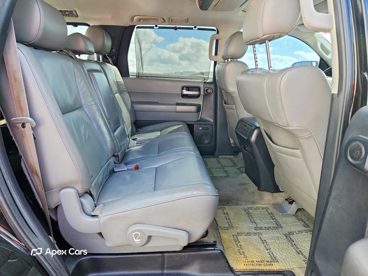 Toyota Sequoia 2011