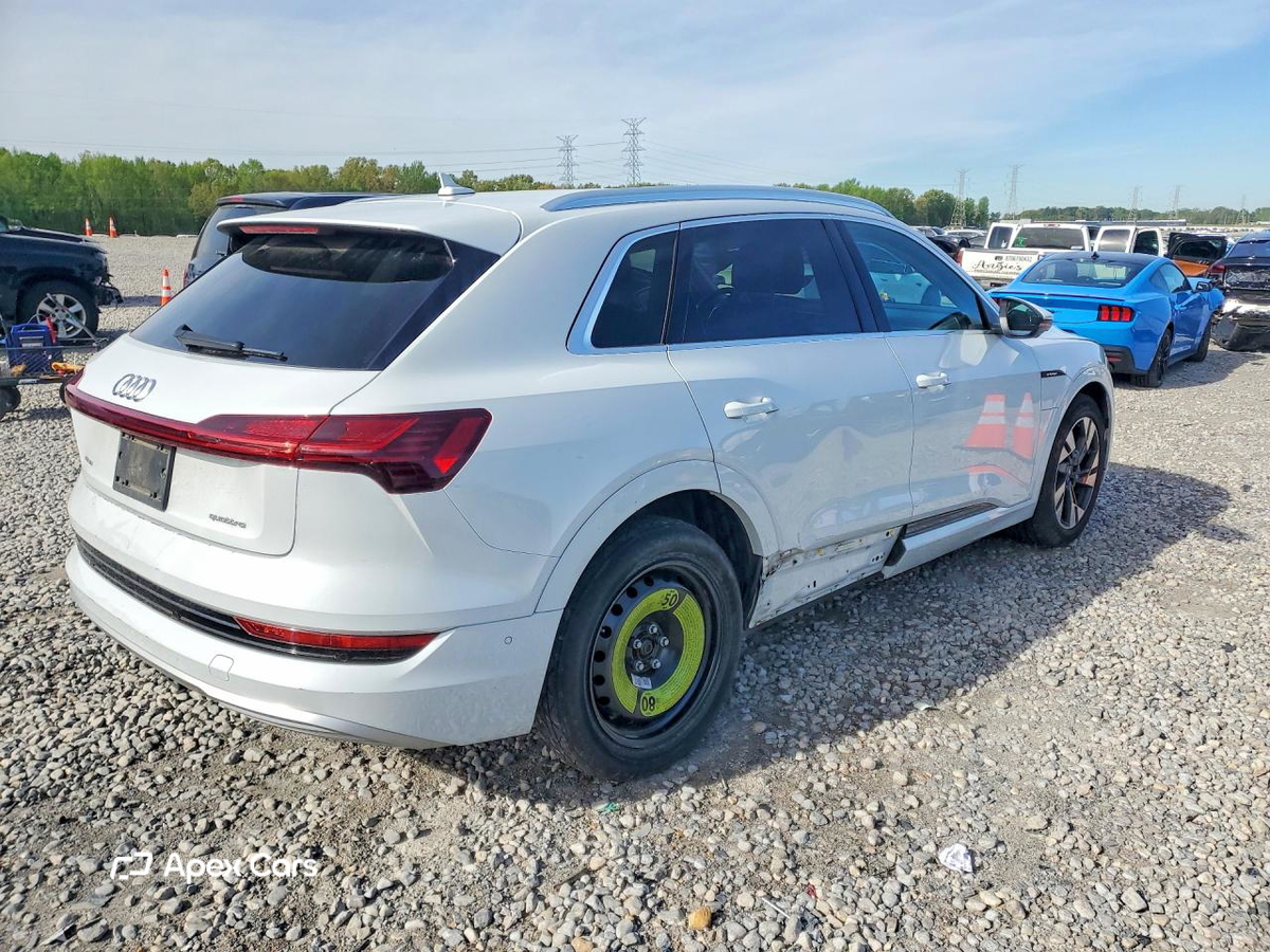 Audi e-tron 2022