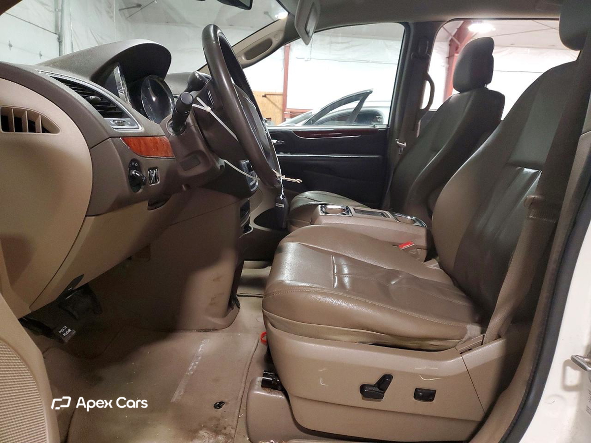 Chrysler Voyager 2013