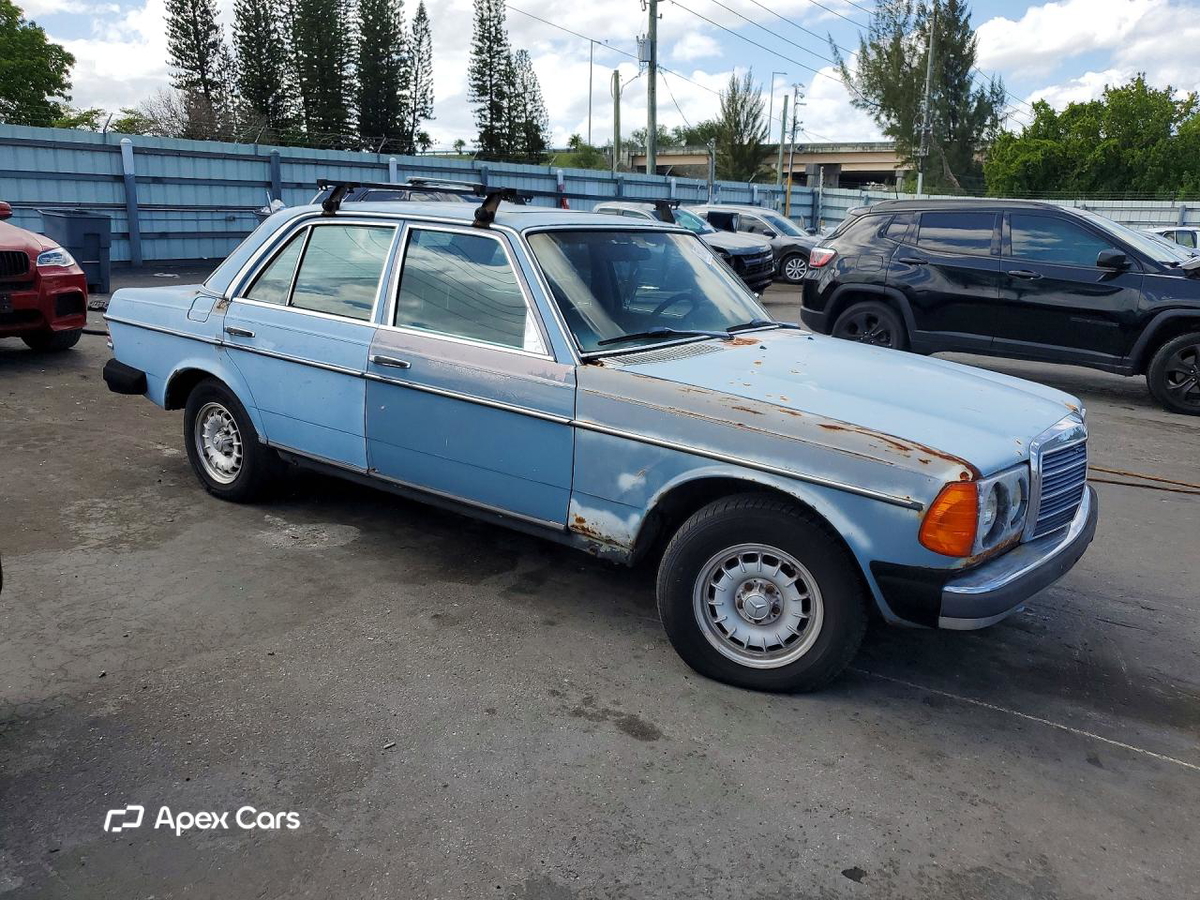 Mercedes-Benz  1982