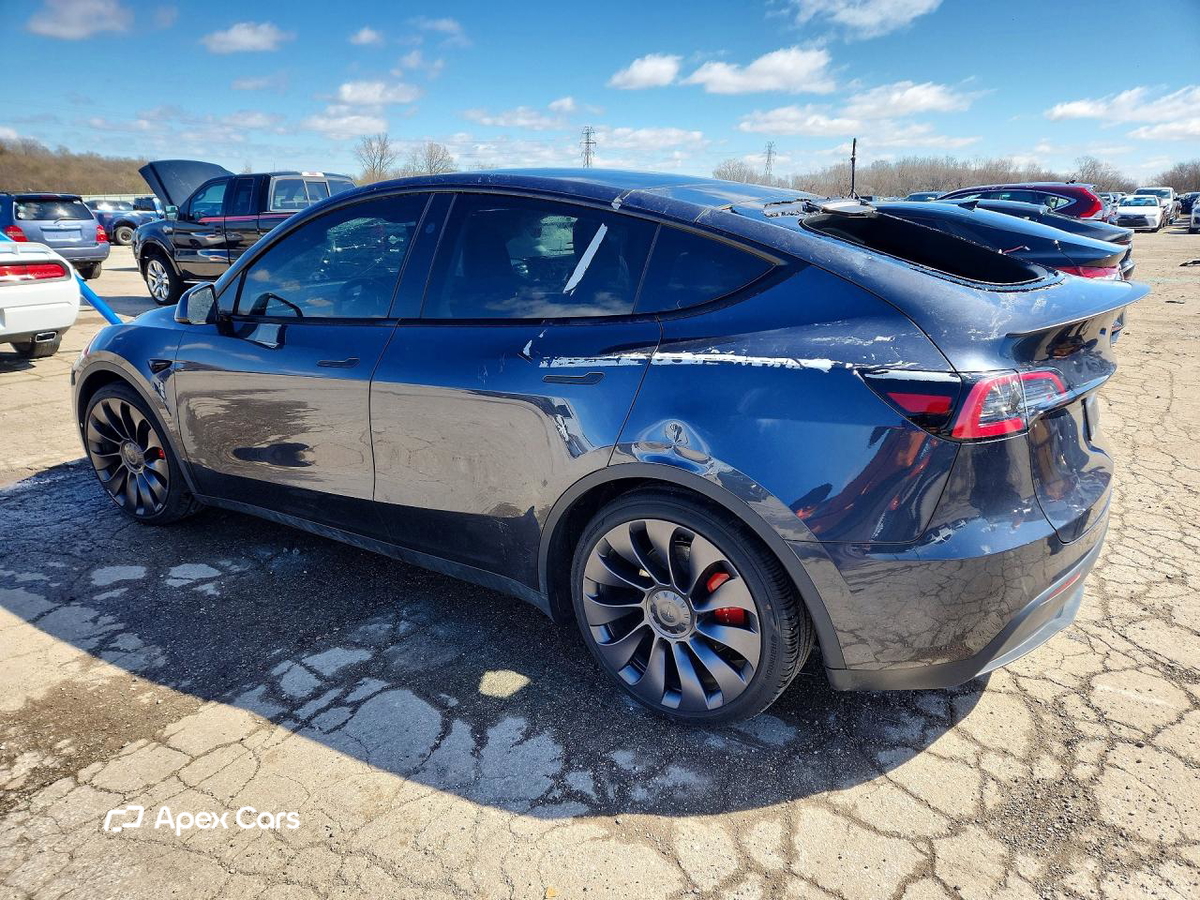 Tesla Model Y 2024