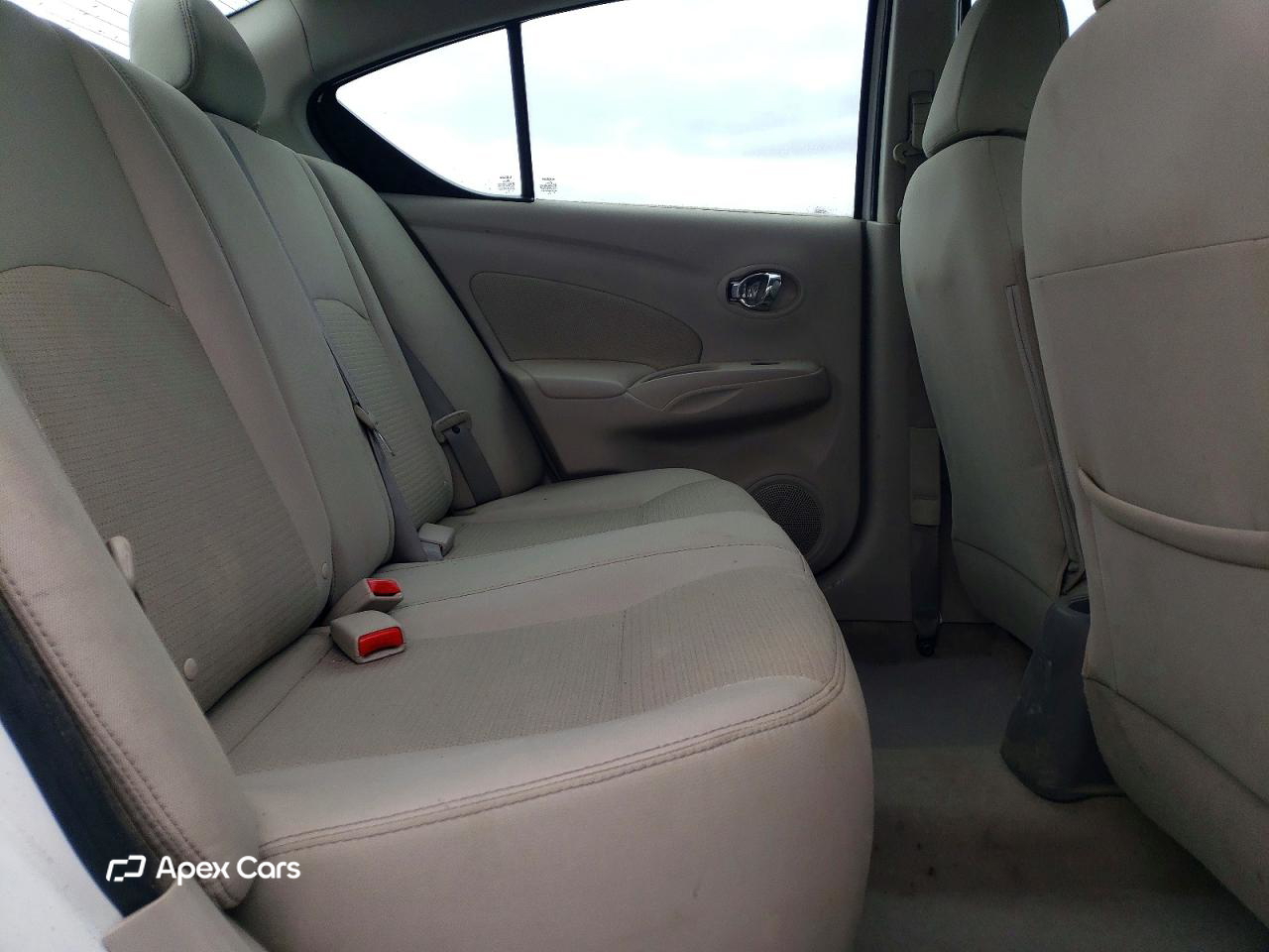 Nissan Versa 2015