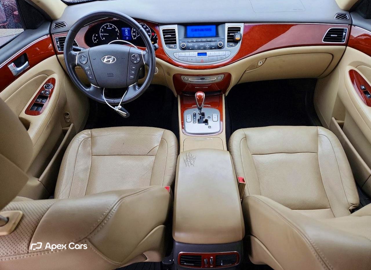 Hyundai Genesis 2013