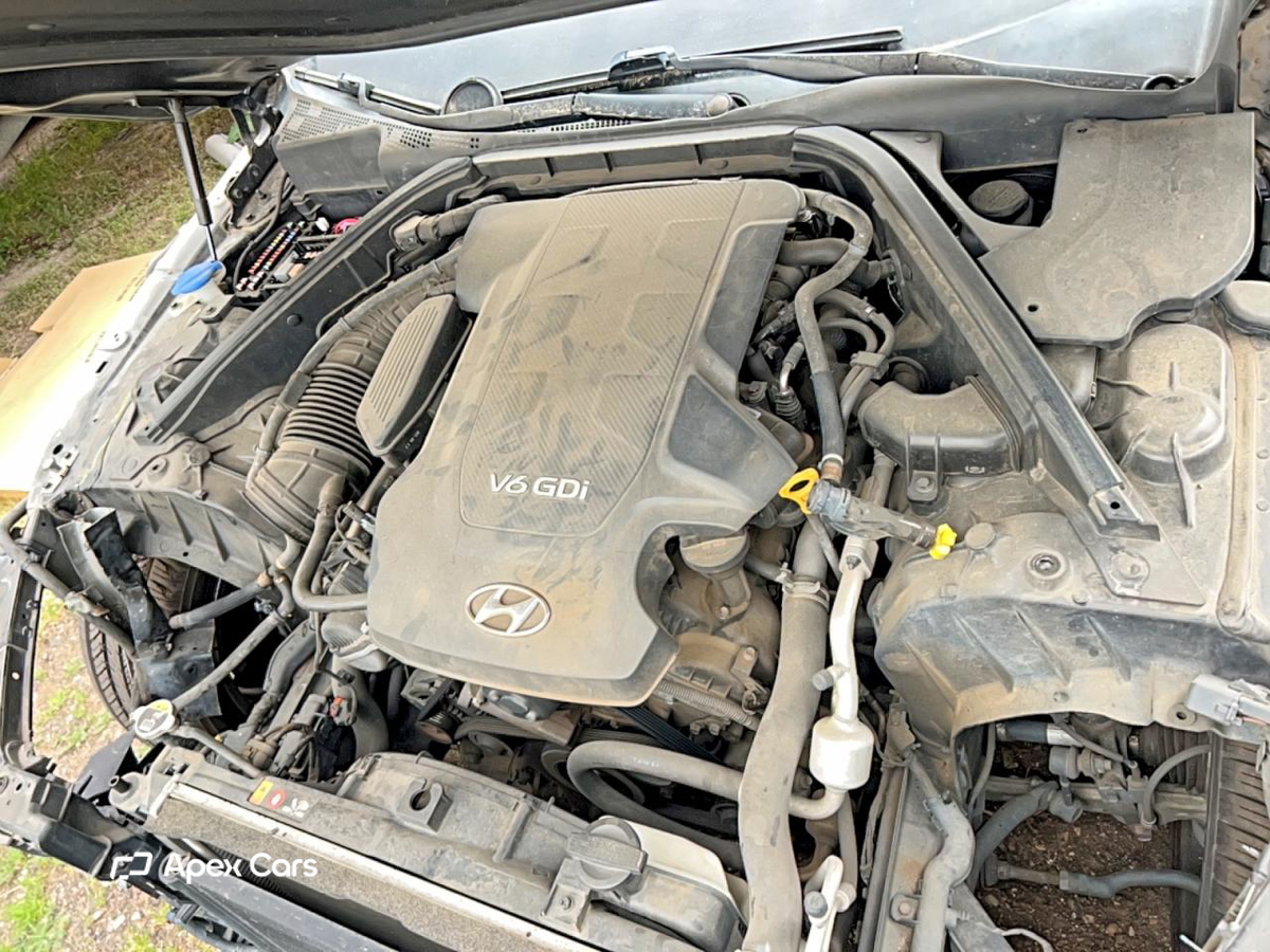 Hyundai Genesis 2015